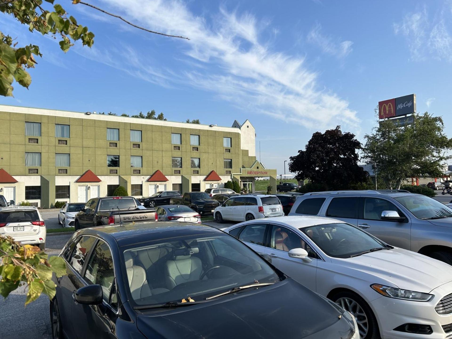 Days Inn By Wyndham Ste. Helene-De-Bagot Sainte-Helene-de-Bagot Exterior photo